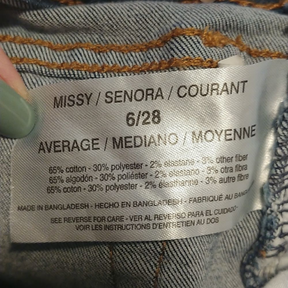 Chaps. Boot Cut Denim Jeans. Size 6/28. Great condition. - Picture 8 of 10
